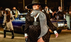 Age and Size doesn’t matter . More Plus-Size Walked At Fashion Week.